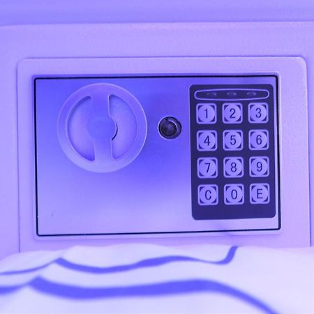 Jc Space Capsule Hotel Kuah Ngoại thất bức ảnh