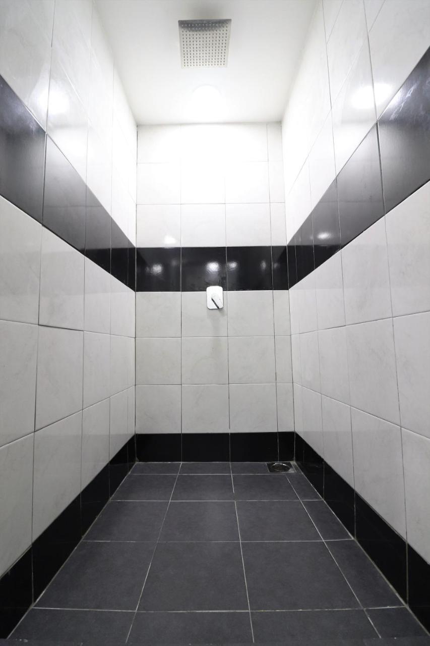 Jc Space Capsule Hotel Kuah Ngoại thất bức ảnh