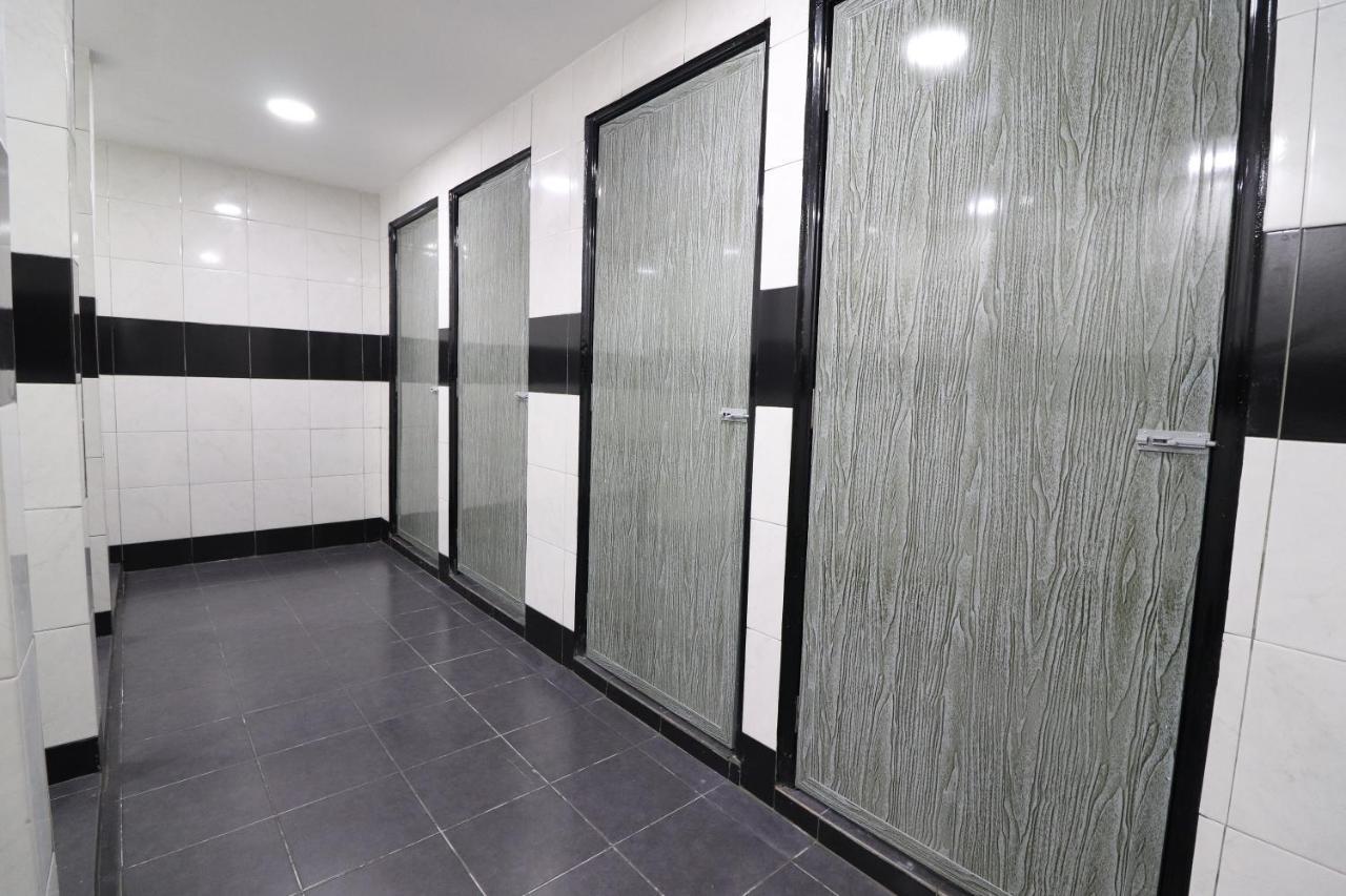 Jc Space Capsule Hotel Kuah Ngoại thất bức ảnh